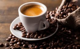 Café expresso servi chez Paolino, restaurant italien à Lyon 3