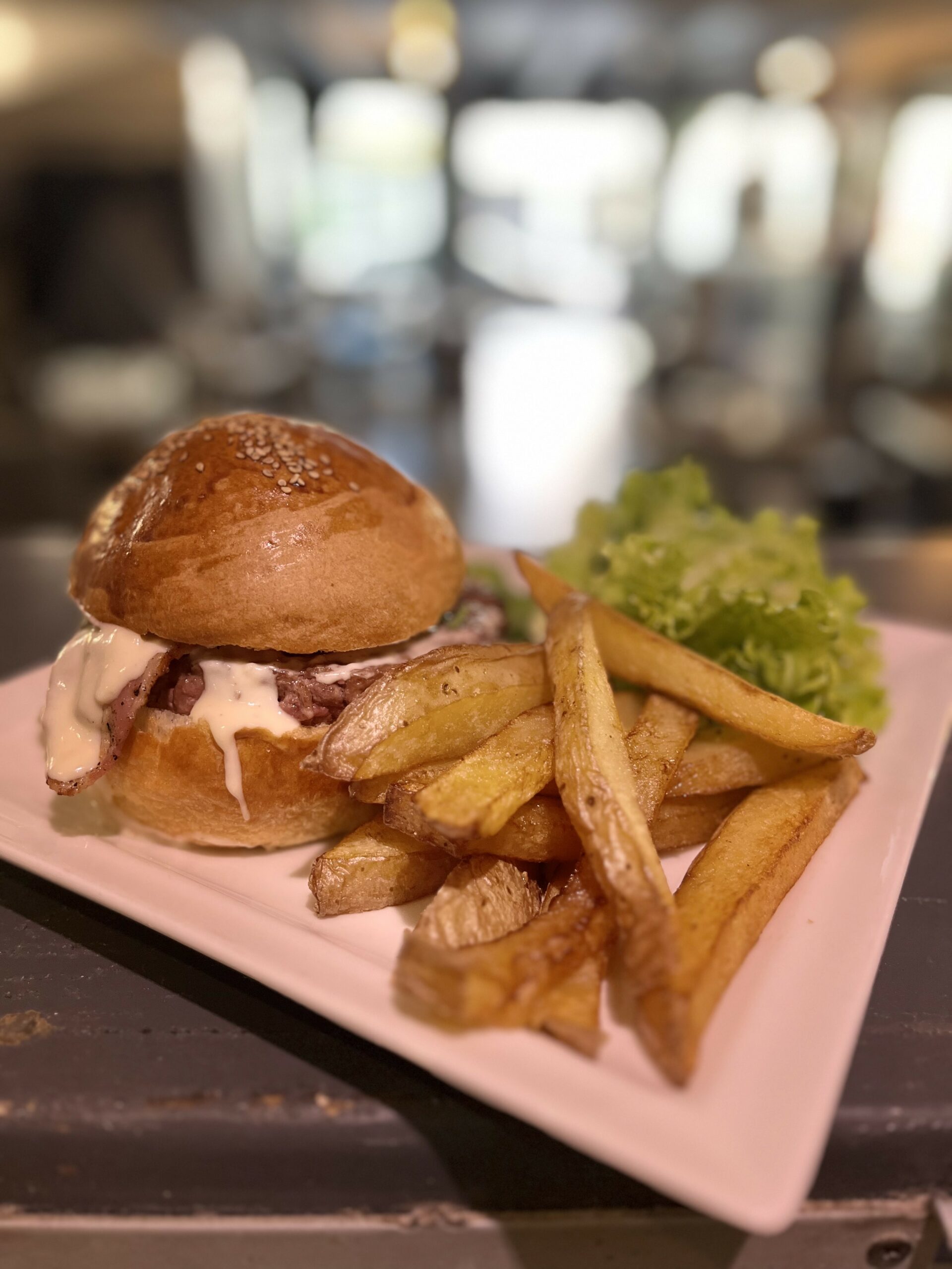 Burger maison du mercredi, restaurant Paolino Lyon
