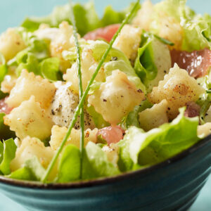 Salade de ravioles et lardons