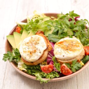 Salade de chèvre chaud