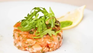 Tartare de saumon mariné à l’aneth